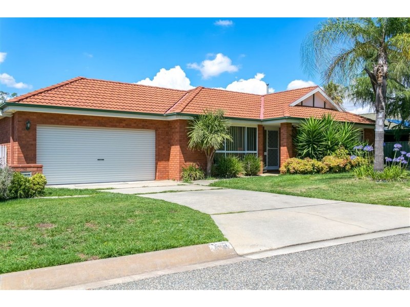 88 Crawshaw Cres, Lavington NSW 2641