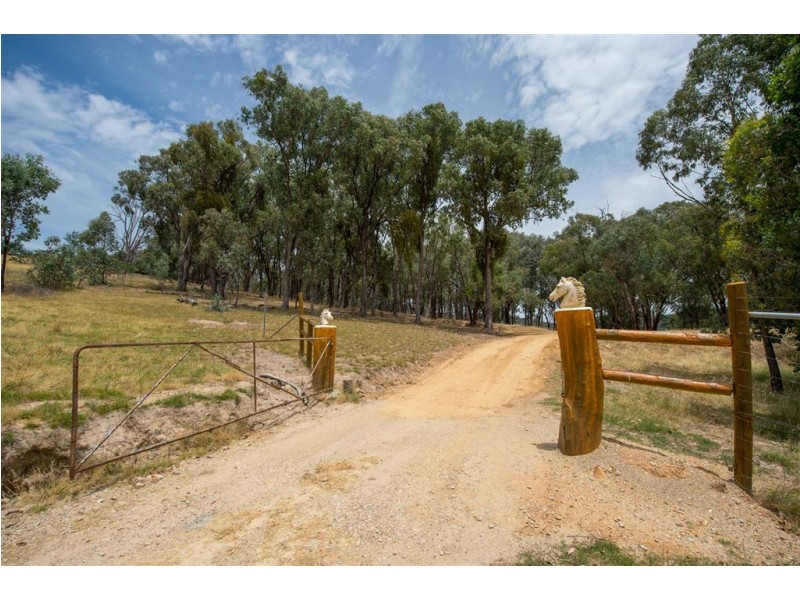 352 Star Lane, Wooragee, Beechworth VIC 3747