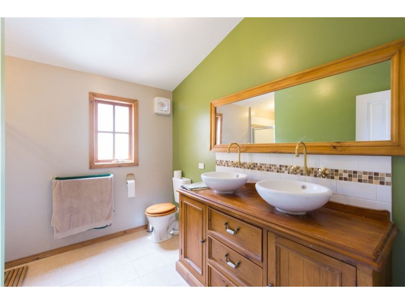 352 Star Lane, Wooragee, Beechworth VIC 3747