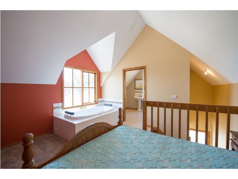 352 Star Lane, Wooragee, Beechworth VIC 3747