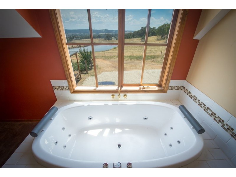 352 Star Lane, Wooragee, Beechworth VIC 3747