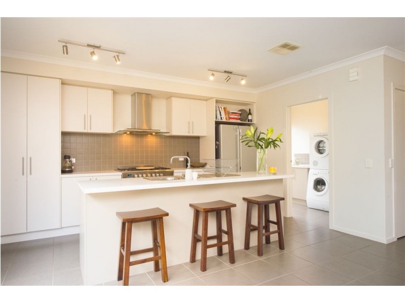 48 Champions Drive, Albury NSW 2640