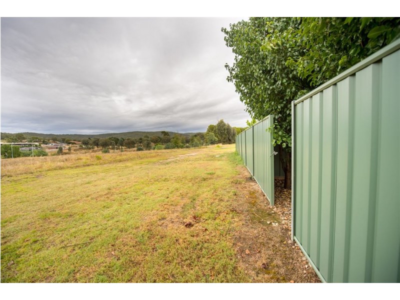 48 Champions Drive, Albury NSW 2640
