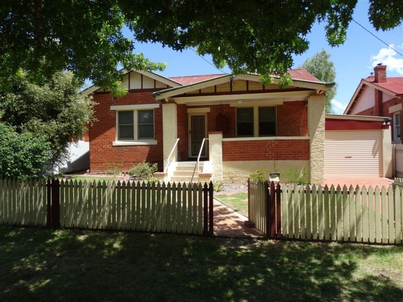 327 Mount Street, Albury NSW 2640