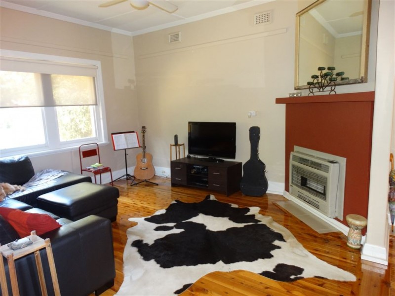 327 Mount Street, Albury NSW 2640