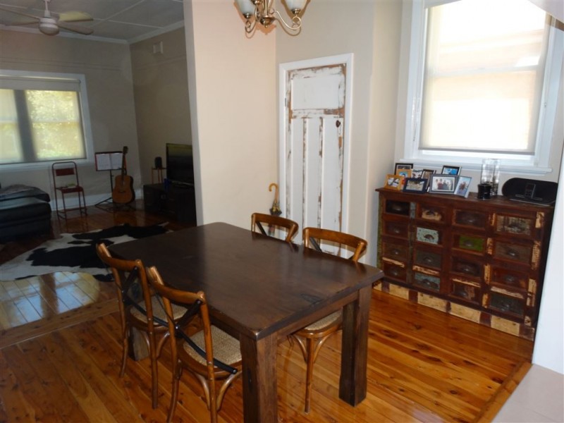 327 Mount Street, Albury NSW 2640