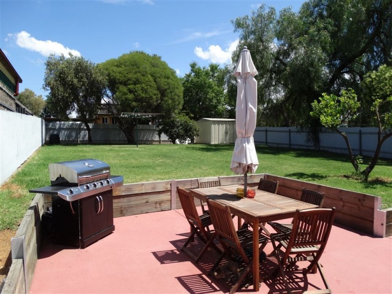 327 Mount Street, Albury NSW 2640