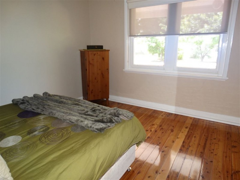 327 Mount Street, Albury NSW 2640