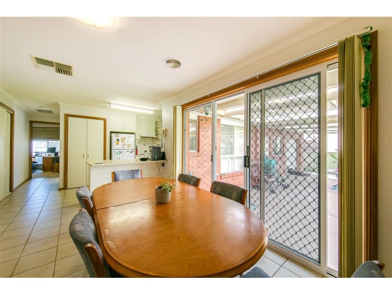 88 Crawshaw Crescent, Lavington NSW 2641