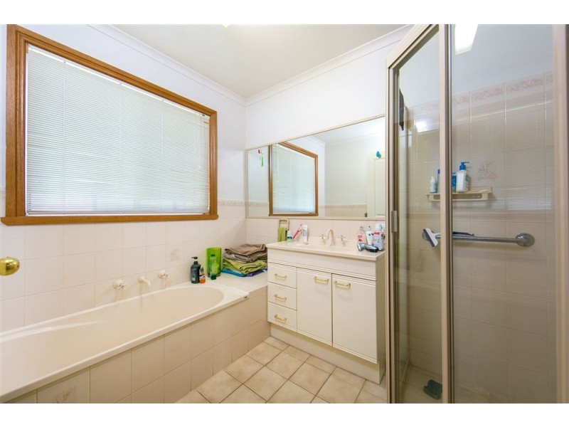 88 Crawshaw Crescent, Lavington NSW 2641