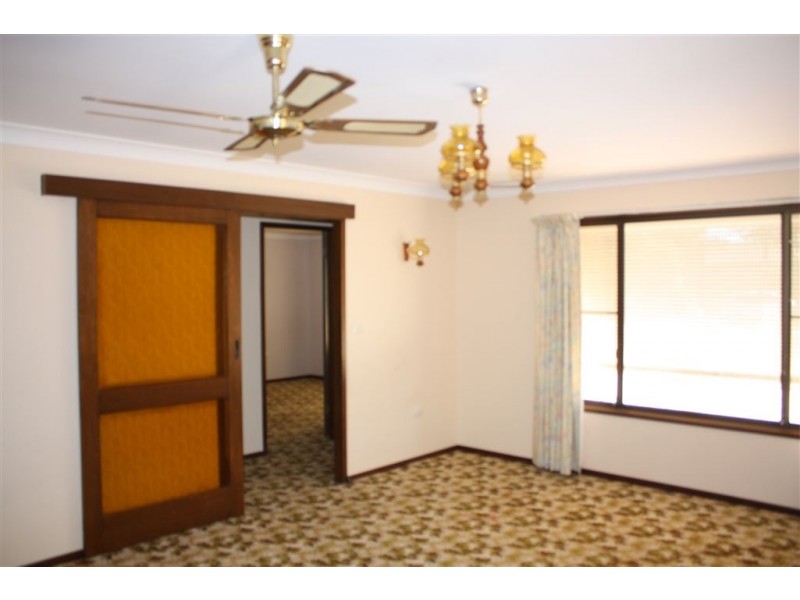 7 Second Avenue, Henty NSW 2658