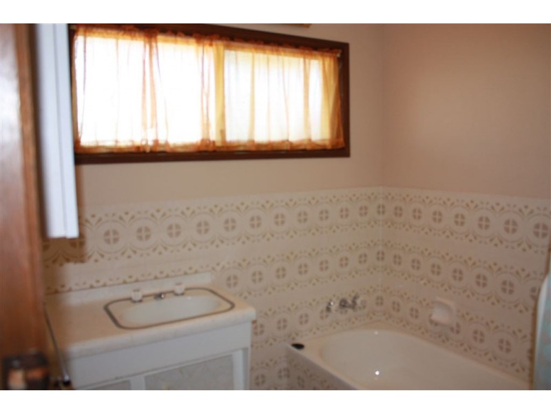 7 Second Avenue, Henty NSW 2658