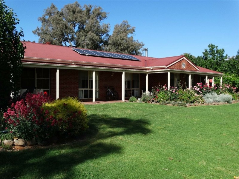 48 Bridle Lane, Table Top NSW 2640