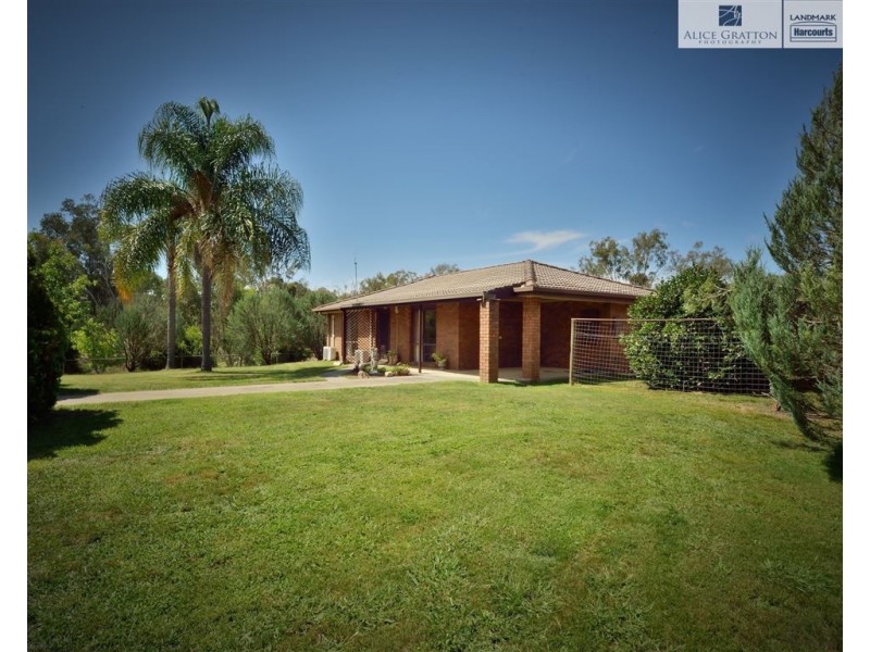 657 Sandy Creek Road, Sandy Creek VIC 3695