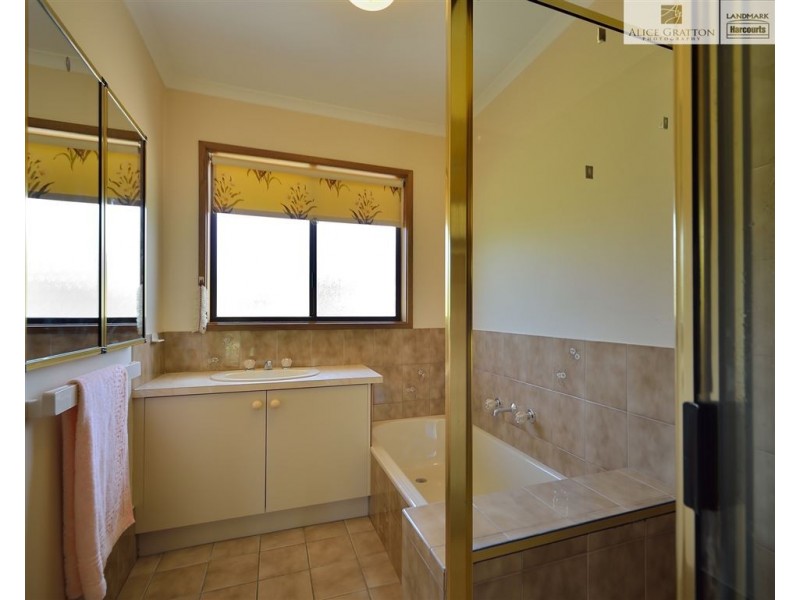 657 Sandy Creek Road, Sandy Creek VIC 3695