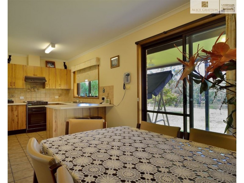 657 Sandy Creek Road, Sandy Creek VIC 3695