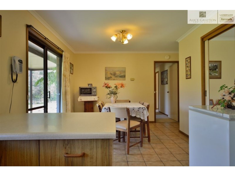 657 Sandy Creek Road, Sandy Creek VIC 3695