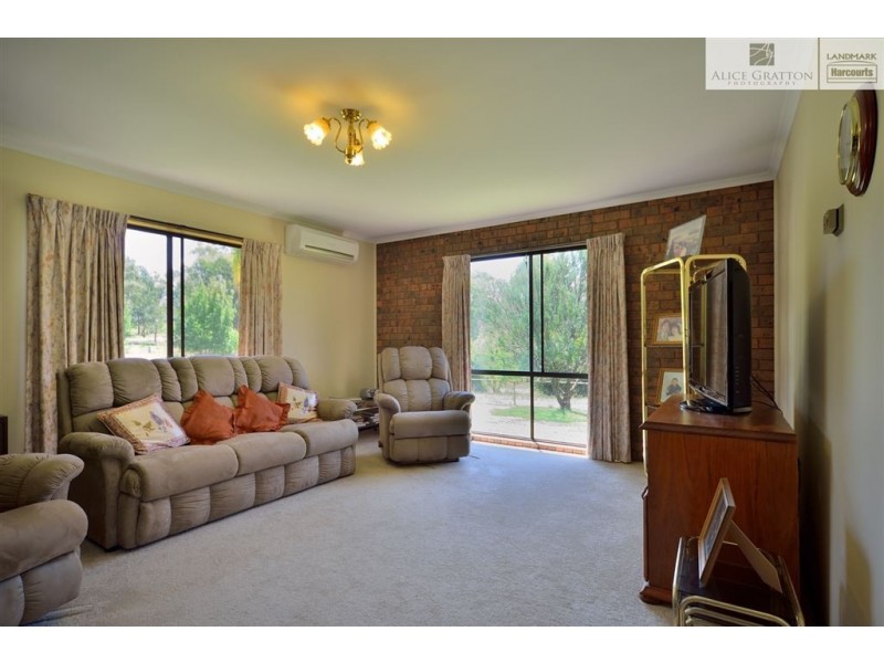 657 Sandy Creek Road, Sandy Creek VIC 3695