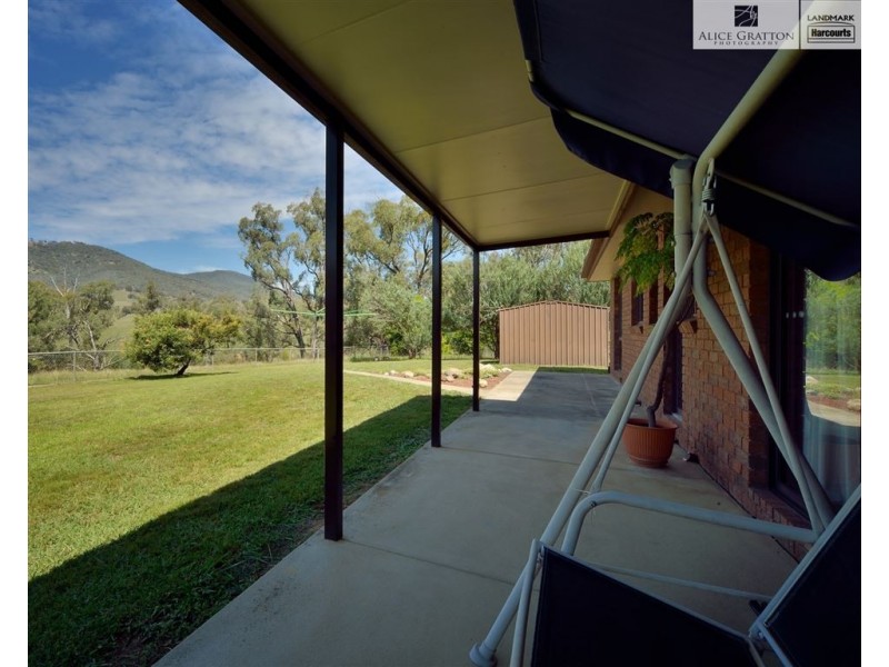 657 Sandy Creek Road, Sandy Creek VIC 3695