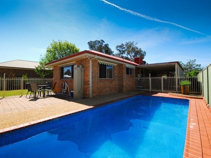 52 Victoria Street, Howlong NSW 2643