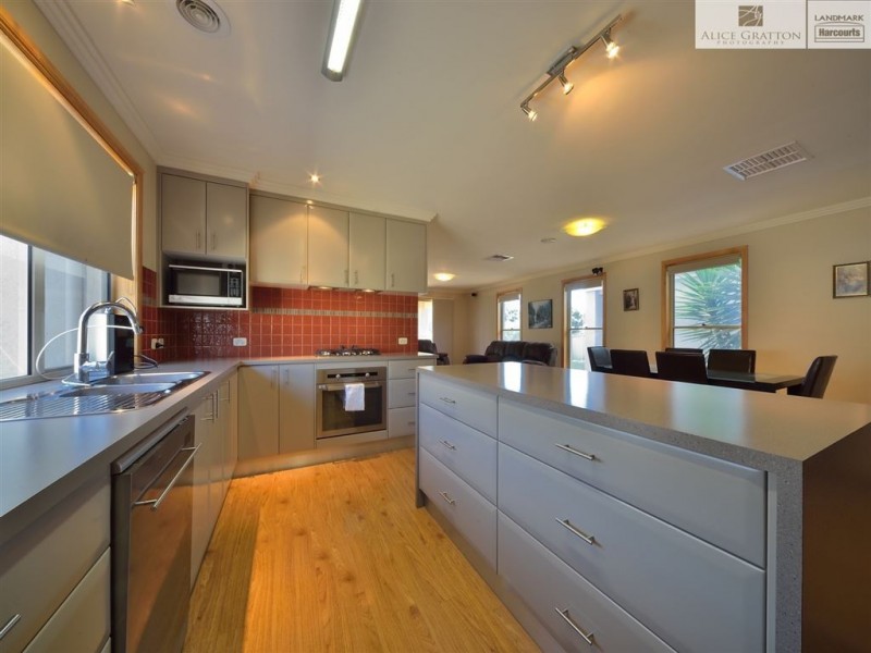 105 Forest Drive, Thurgoona NSW 2640