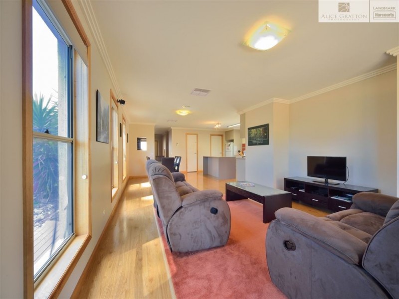 105 Forest Drive, Thurgoona NSW 2640