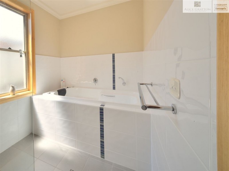 105 Forest Drive, Thurgoona NSW 2640