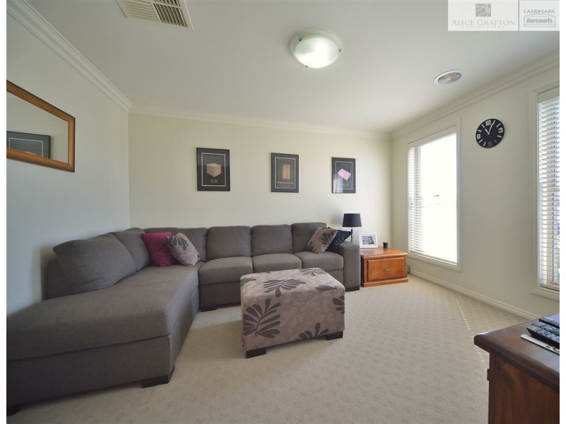 8 Bullfrog Court, Thurgoona NSW 2640