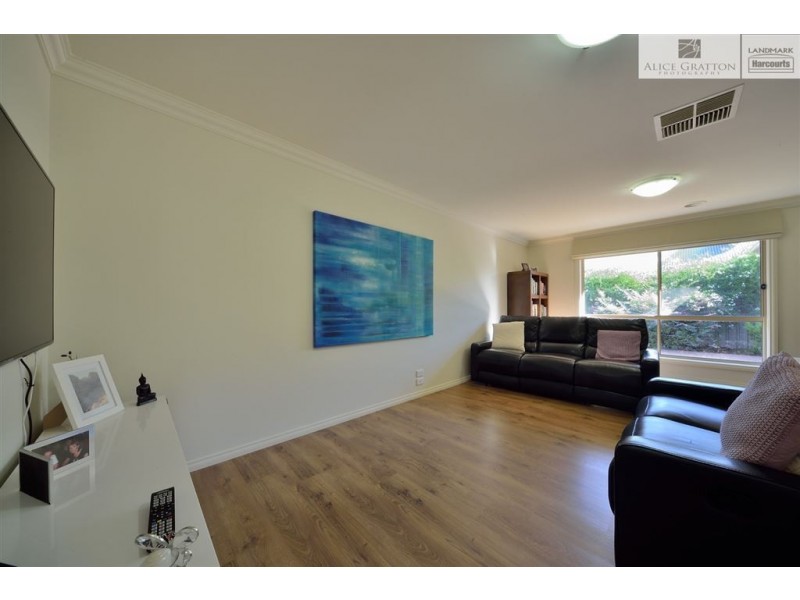 8 Bullfrog Court, Thurgoona NSW 2640