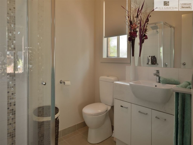 4 Colombera Circ, Wodonga VIC 3690