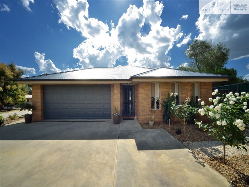 4 Colombera Circ, Wodonga VIC 3690