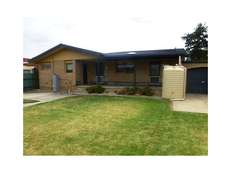 27 Magnolia Street, Wodonga VIC 3690