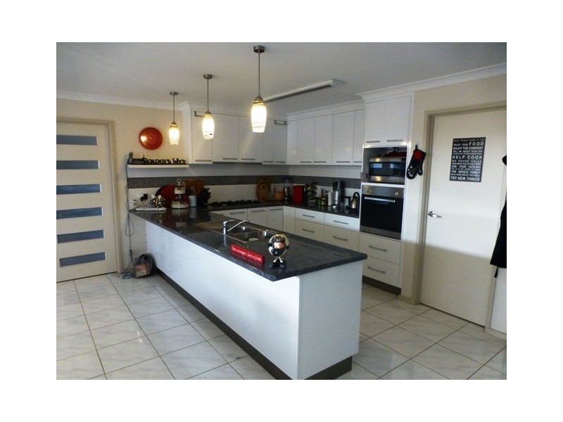 18 Pro Hart Drive, Baranduda VIC 3691