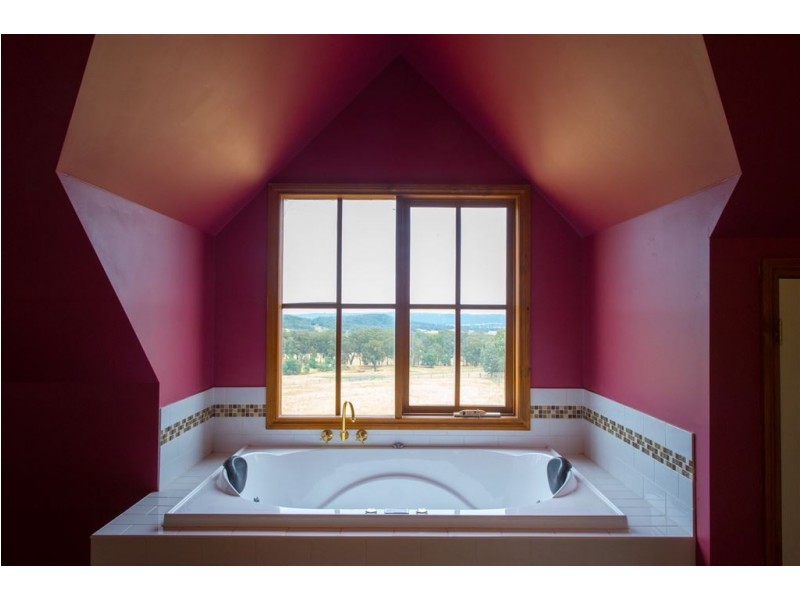 352 Star Lane, Wooragee VIC 3747