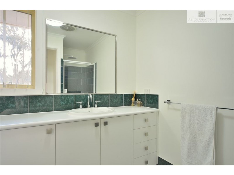 3 Alkira Court, Lavington NSW 2641