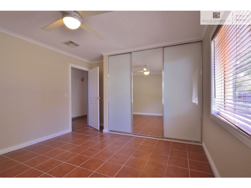 80 Southernview Drive, West Albury NSW 2640