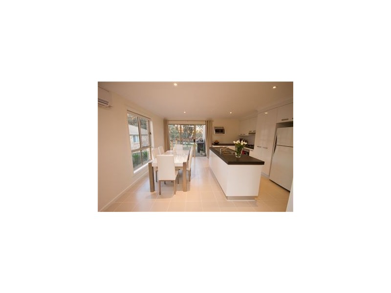 6 Briwood Court, West Albury NSW 2640