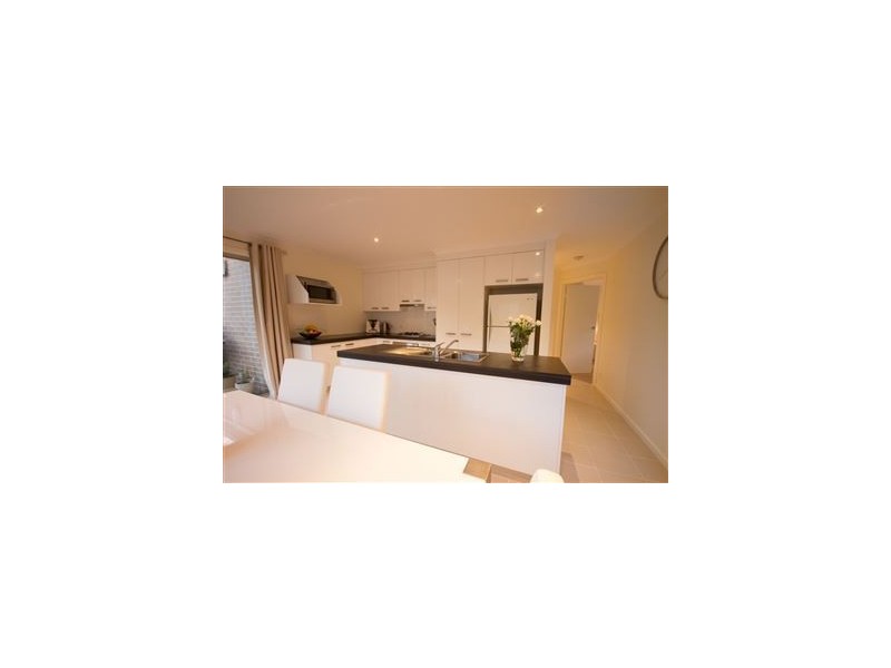 6 Briwood Court, West Albury NSW 2640