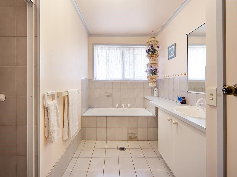 14 Bottlebrush Street, Thurgoona NSW 2640