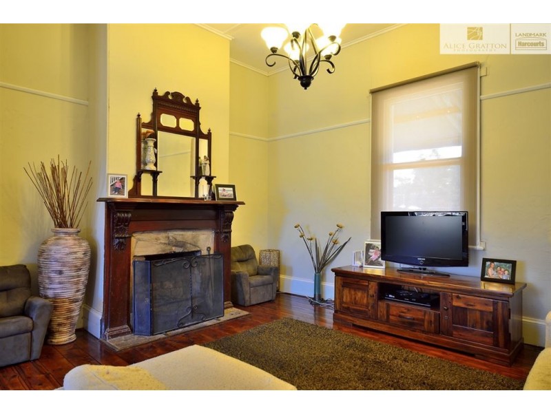 50 Hawkins Street, Howlong NSW 2643