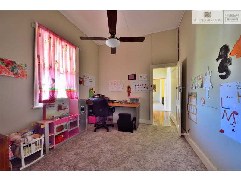 50 Hawkins Street, Howlong NSW 2643