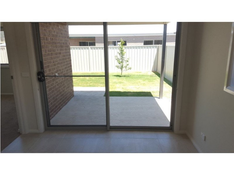 4/110 Greta Drive, Lavington NSW 2641