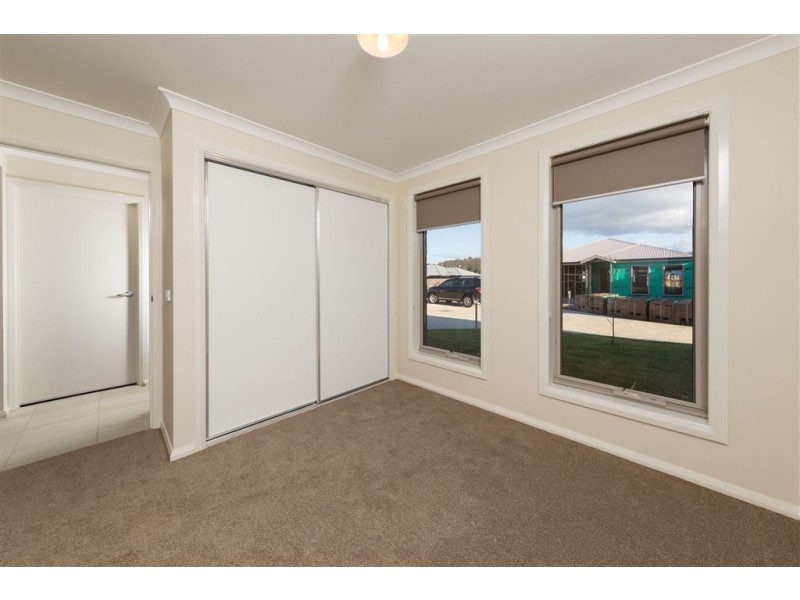 4/110 Greta Drive, Lavington NSW 2641