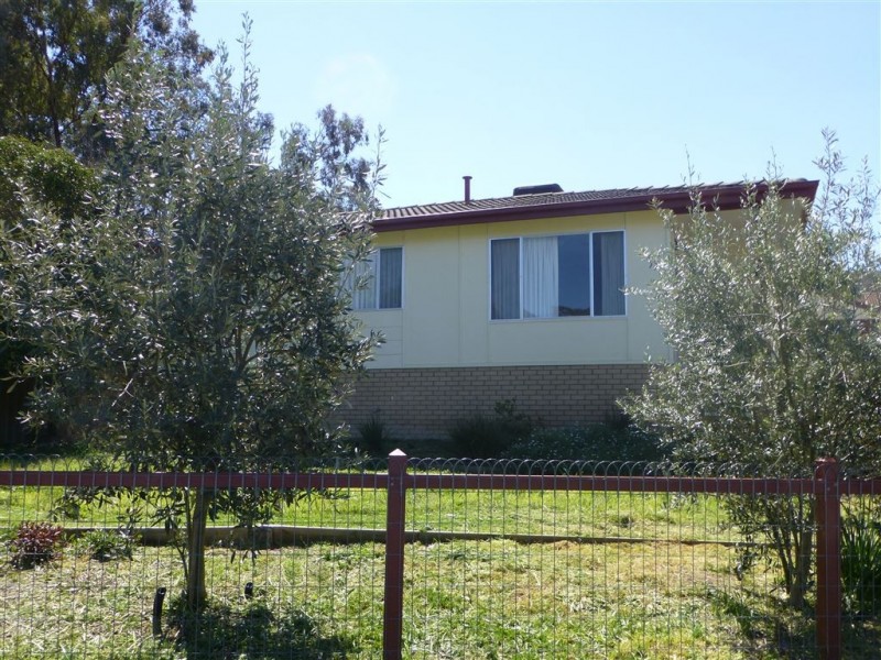 16 Banksia Street, West Albury NSW 2640