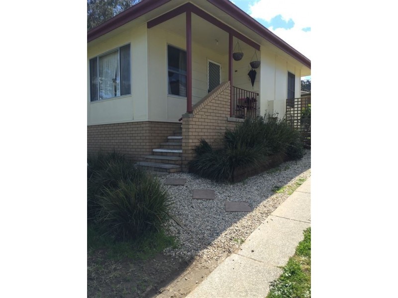 16 Banksia Street, West Albury NSW 2640