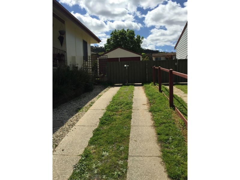 16 Banksia Street, West Albury NSW 2640