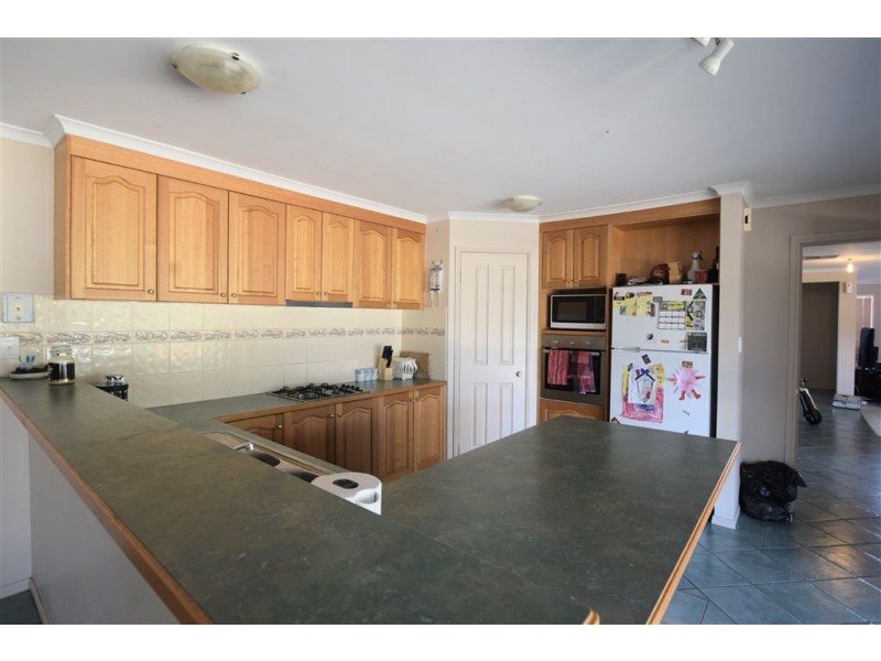 28 Carson Drive, Corowa NSW 2646