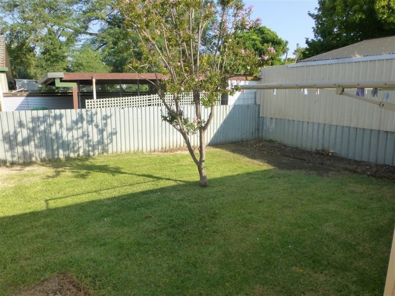 2/307 Macauley Street, Albury NSW 2640