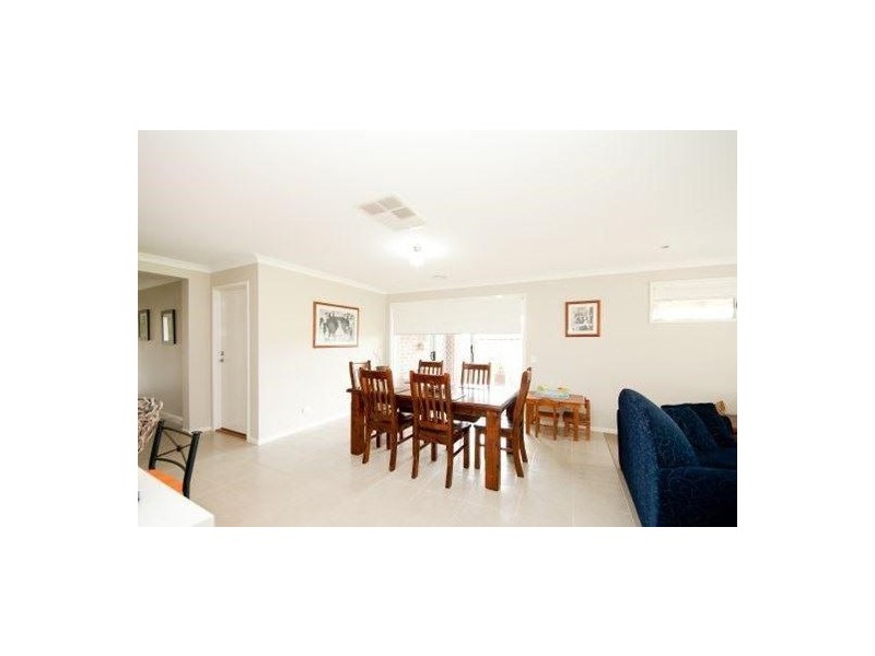 121 Whitebox Cct, Thurgoona NSW 2640