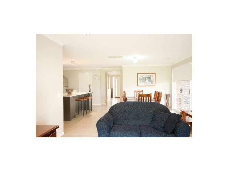 121 Whitebox Cct, Thurgoona NSW 2640